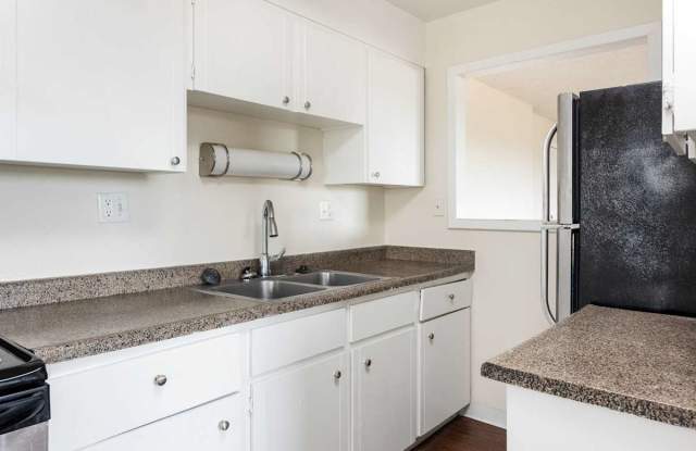Meridian Garden Apartments Gallery 2
