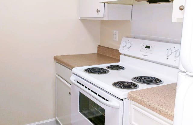 Whispering Pines Apartments photos photos