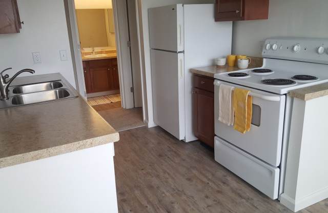 Pier 39 Apartments & Townhomes Gallery 3