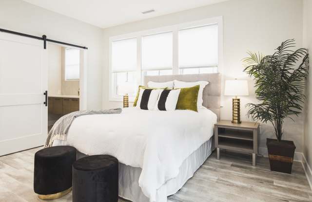 The 525 photos photos The 525 photos photos