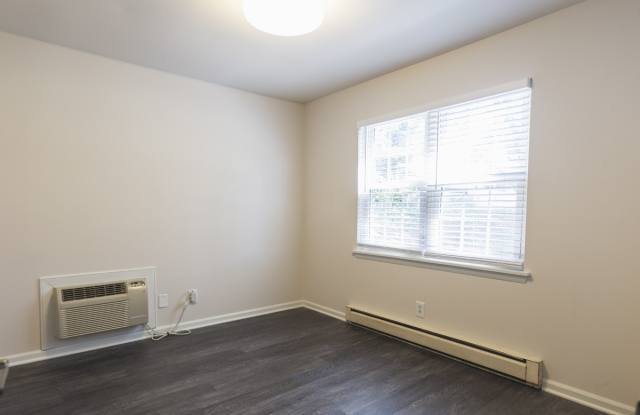 Cambridge House Apartments - Student Housing Gallery 4