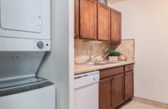 Park Plaza Apartments Gallery 4