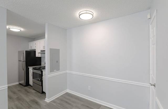Shelby Grove Apartments Gallery 3