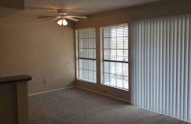 Country Club Condos Gallery 3