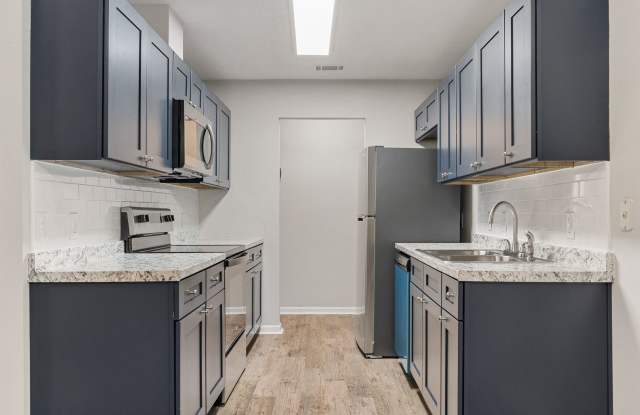 Hampton Place Luxury Apartment Gallery 2