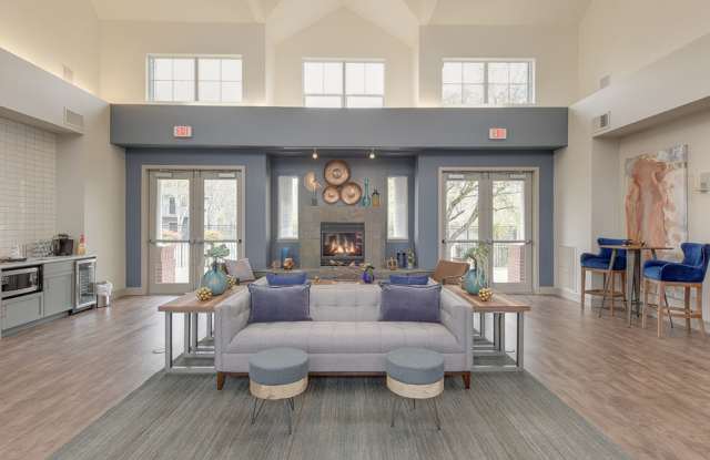 Sunfield Lakes Apartments Gallery 2