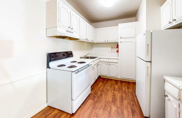 Kendall Manor Apartments Gallery 4