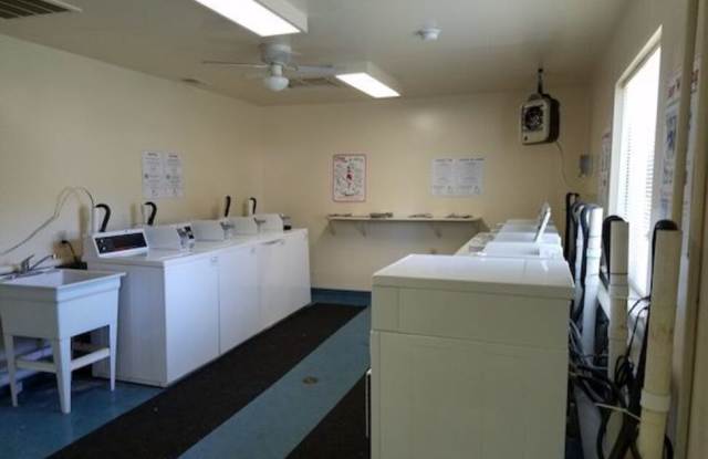 Northbridge Courts Apartments - Affordable Housing Gallery 3