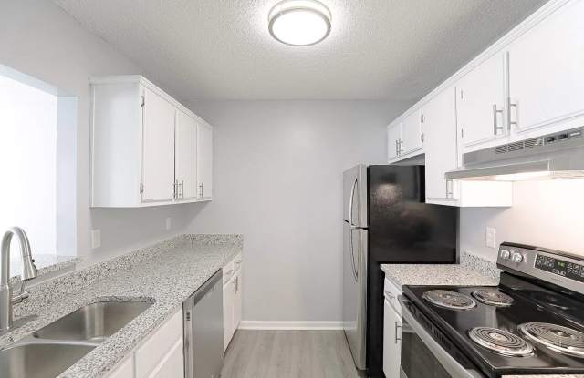 Shelby Grove Apartments Gallery 2