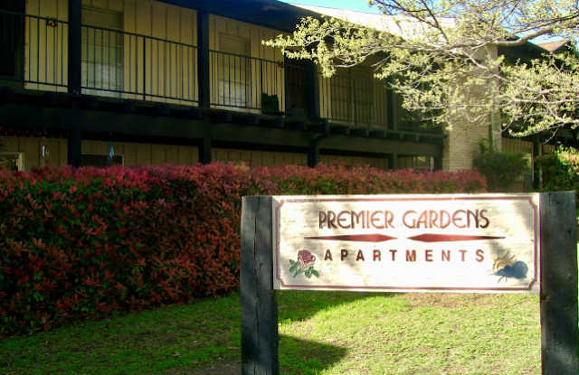 Premier Gardens Apt. Gallery 4