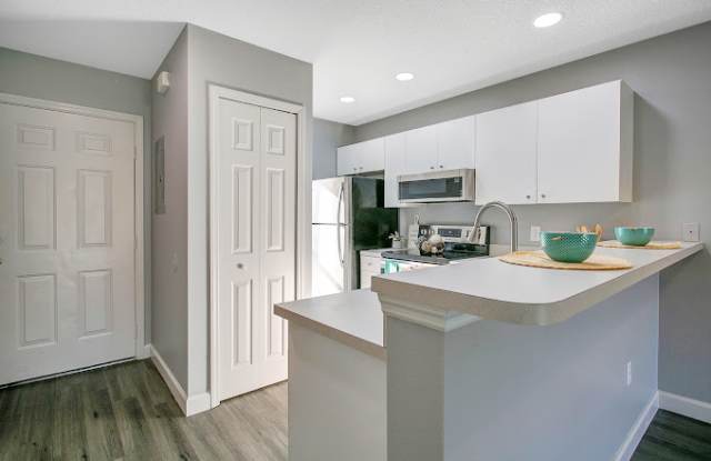 Village Park Townhomes Gallery 4