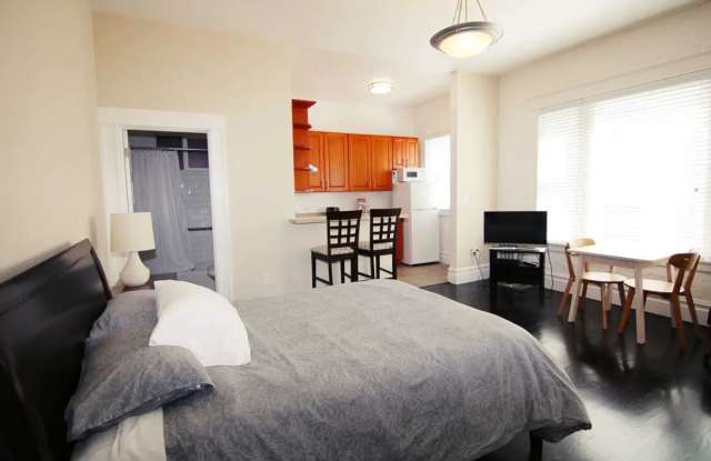 The Cornelia Suites Gallery 3