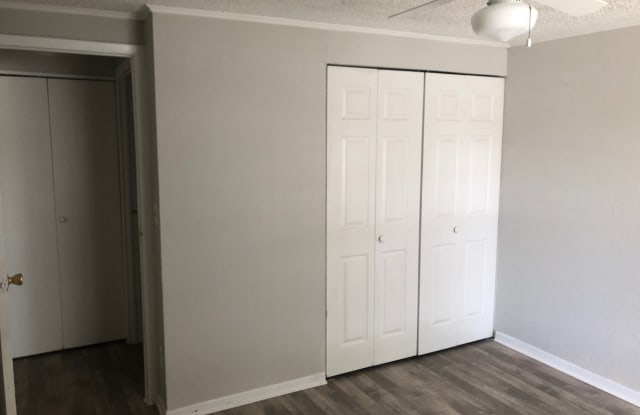 Live Oak Apartments Gallery 4