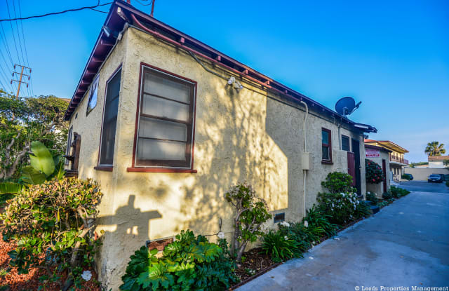 2028 Delaware Ave. photos photos