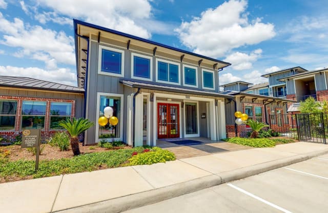 Residence at Oakmont Apartments Gallery 1