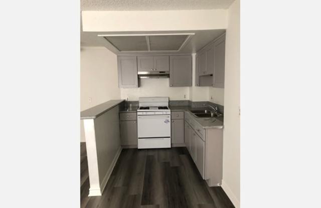2928 W Leeward Ave photos photos