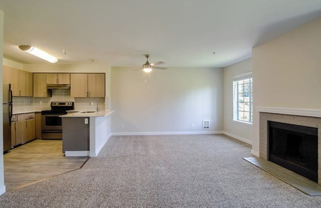 Creekside Village Apartments Gallery 3