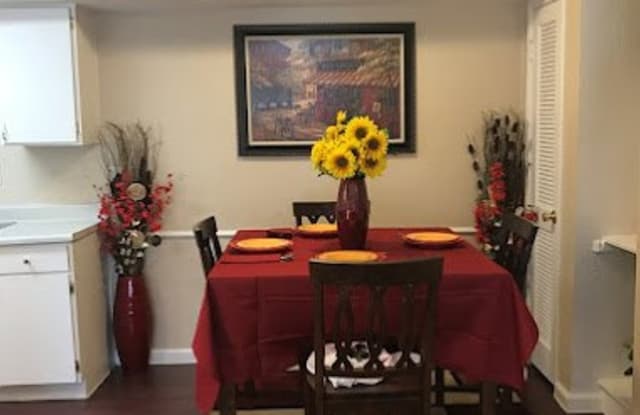 Northlake Manor Gallery 3