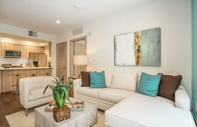 Living at Santa Monica Gallery 2
