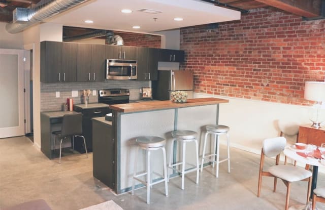 THE APARTMENTS AT PALMETTO COMPRESS Gallery 2