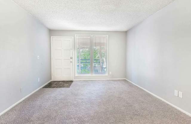 Lakewood Oaks Gallery 4