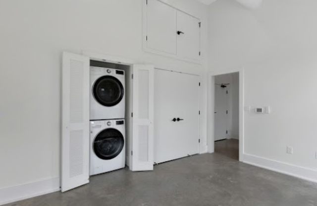 189 Barksdale Gallery 2