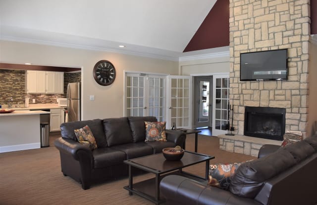 Pinnacle Woods Apartment Homes Gallery 3