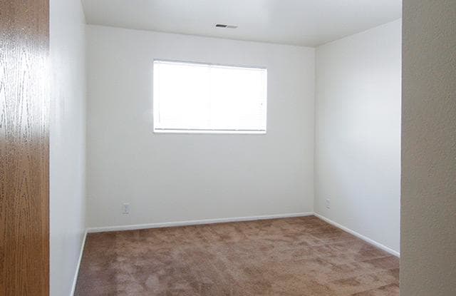 Eastbrook Apartments Gallery 3