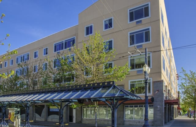 Stadium Station Apartments