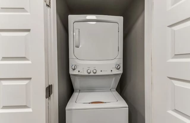 Lakeside Apartments Gallery 3