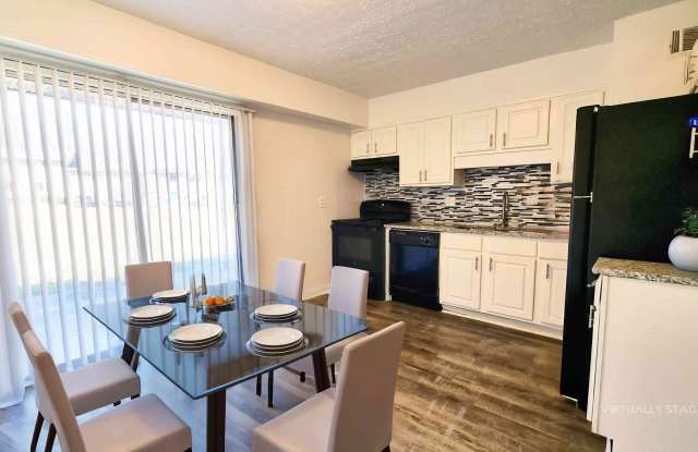 The Life at Arbor Creek Apartments photos photos