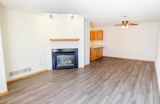 Oak Pointe Townhomes Gallery 2