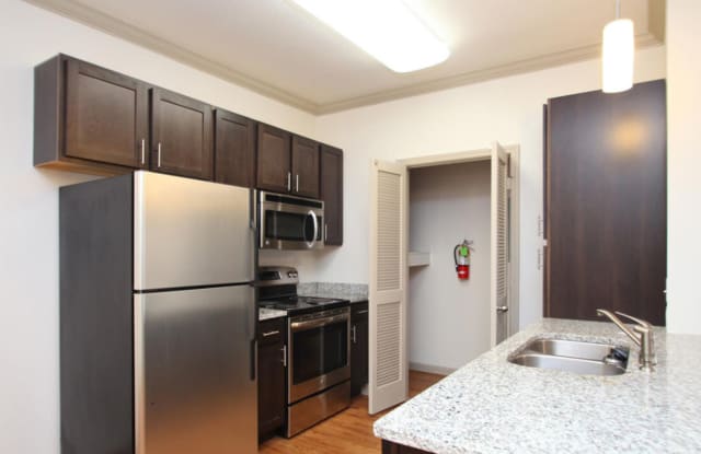 Lexington Place II Gallery 3