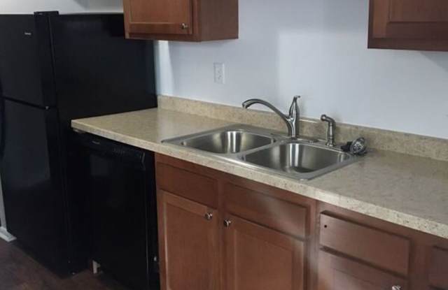 Pier 39 Apartments & Townhomes Gallery 2