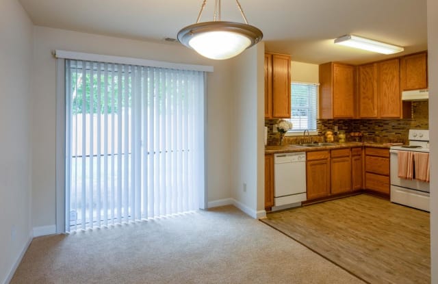 Lakeville Townhome Apartments Gallery 2