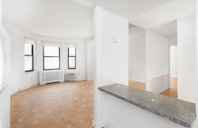 Midtown Apartments Gallery 2