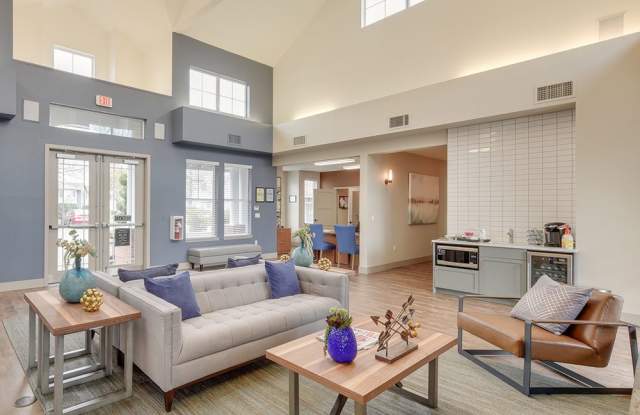 Sunfield Lakes Apartments Gallery 4