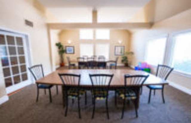 Castlegate Apartment Homes Gallery 3