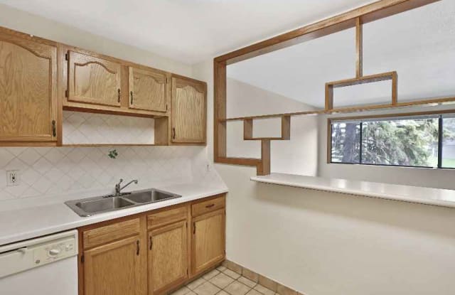 1100 Como Avenue SE photos photos