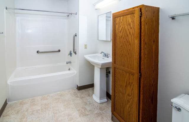 Glenwood Apartments - Senior Housing Gallery 4