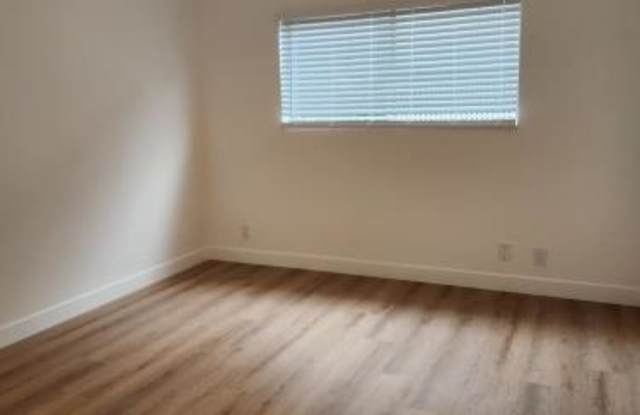 9414 Van Nuys Boulevard Gallery 3