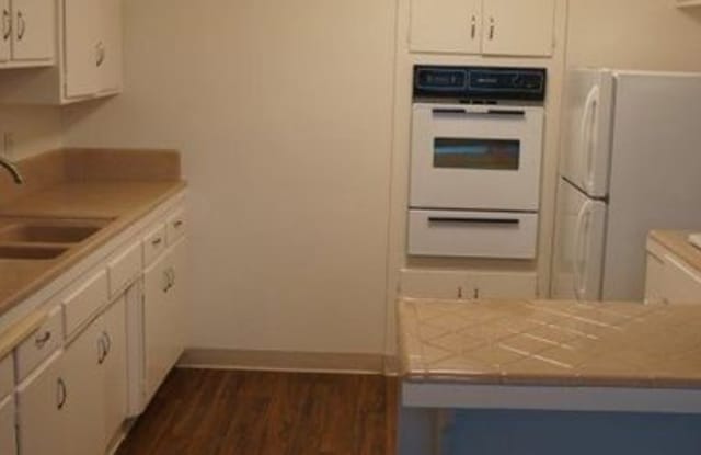 Chateau Vue Apartments Gallery 3