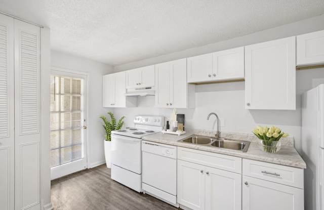 The Residences at Lakeview Gallery 3