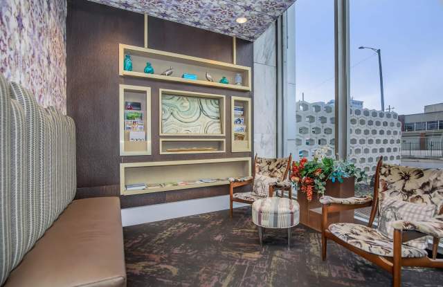 800 Tower Gallery 2