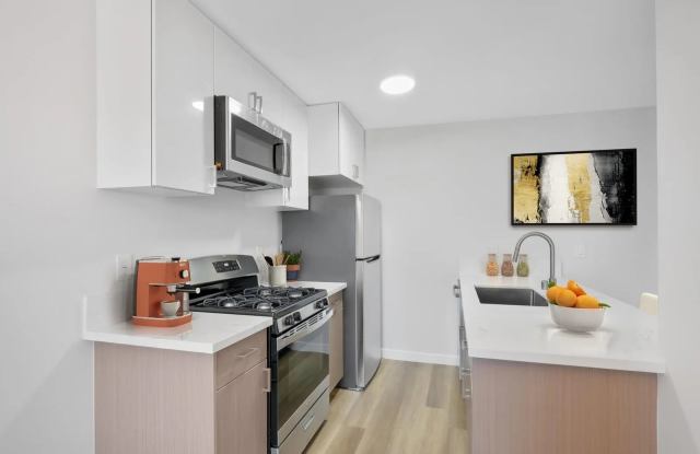 4006 Emerald St photos photos