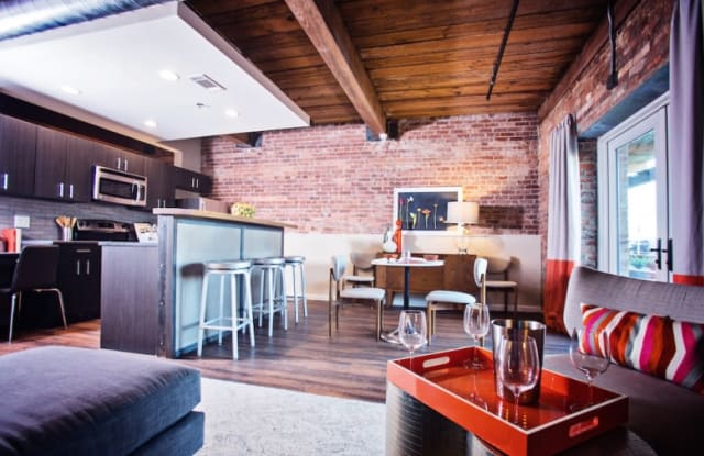 THE APARTMENTS AT PALMETTO COMPRESS Gallery 3