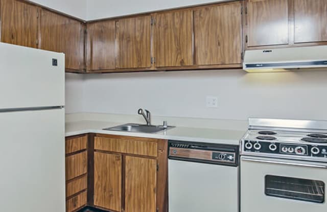 Burnam Woods Apartments Gallery 3