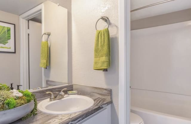 Emerson Square Apartments Gallery 4