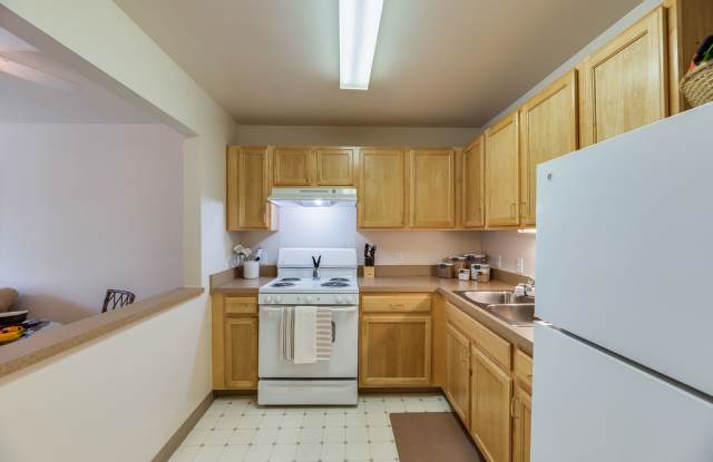 Elmhaven Manor - Senior Living Gallery 2