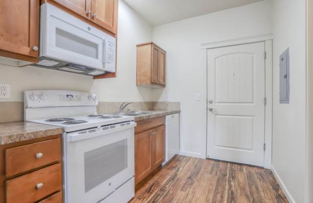 Crossings at Battle Ground Townhomes - Senior Housing Gallery 3